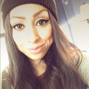 Meet your Posher, Charlotte